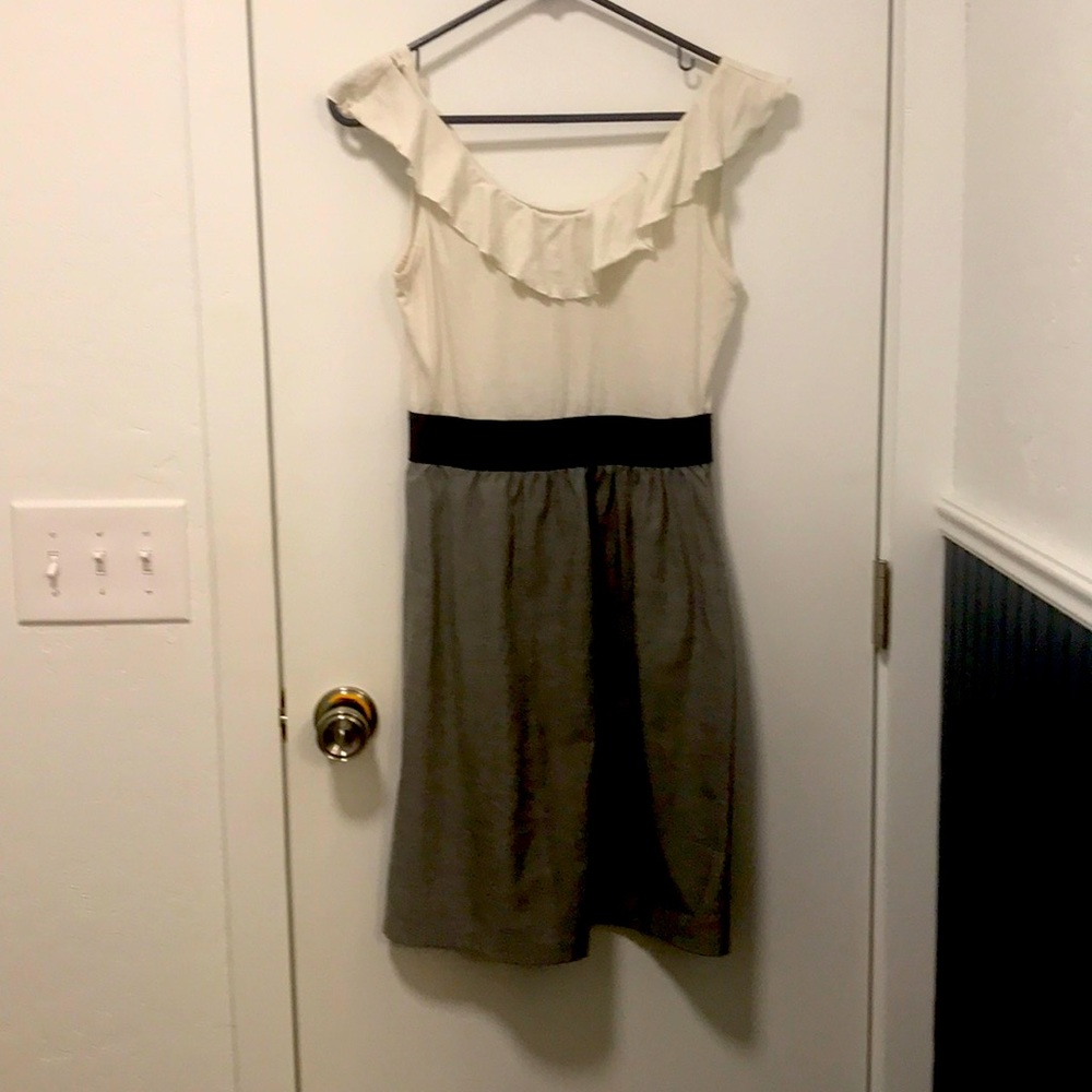 A cute Zoey and Beth sleeveless dress